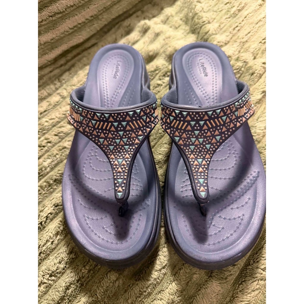 Crocs Womens 7 Navy Blue LiteRide Thong Sandals Geometric Studded Flip Flops